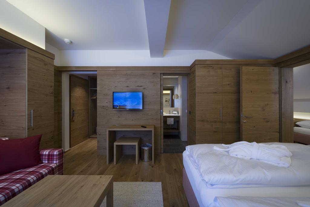 Hotel Garni Panorama Lech am Arlberg Room photo